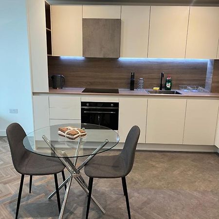 Stunning One Bedroom Apartment Лондон Экстерьер фото